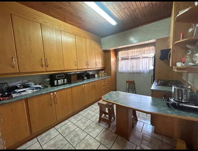 3 BEDROOM HOUSE FOR SALE IN VANDERBIJLPARK SE 6